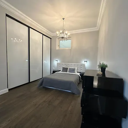 Stylish Luxury Studio-type Апартаменти *